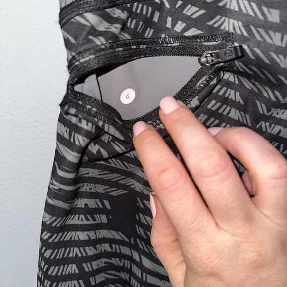 Lululemon Pace Rival Crop- Full- On Luxtreme - Picture 6 of 6